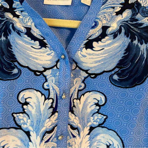 New York & Company Long Sleeve Blue Blouse Size Small - Picture 2 of 9
